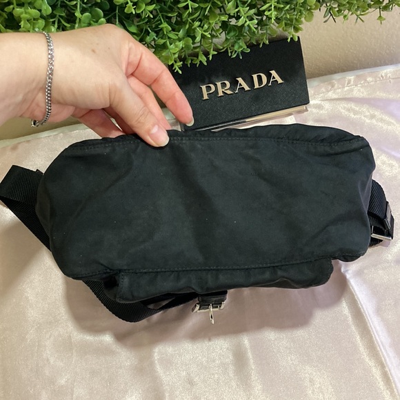 🔥Flash Sale🔥 ❤️ Prada Vintage Nylon Messenger Bag ❤️ - Picture 17 of 17